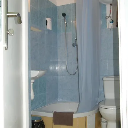 Hostel Mona-Pracownicze Noclegi Robotnicze-Tani Nocleg Na Miesiac