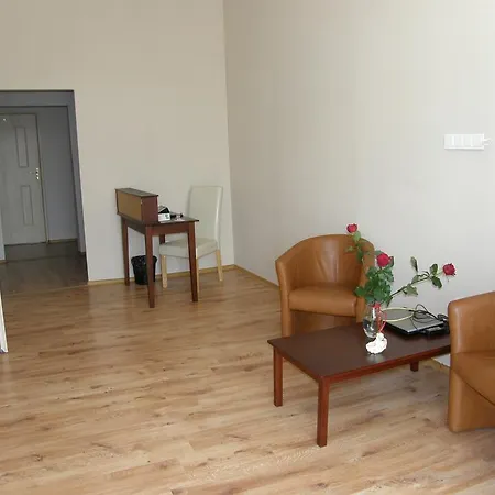 Mona-Pracownicze Noclegi Robotnicze-Tani Nocleg Na Miesiac Hostel Elblag